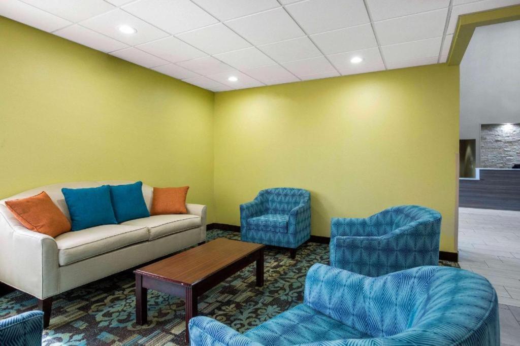 Quality Inn & Suites Arnold - St Louis Exterior photo